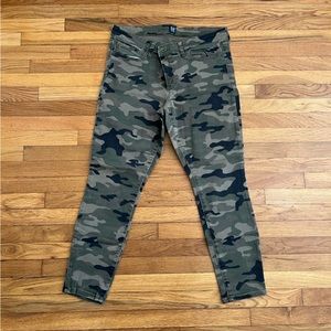 Gap Camo Skinny Jean sz 31